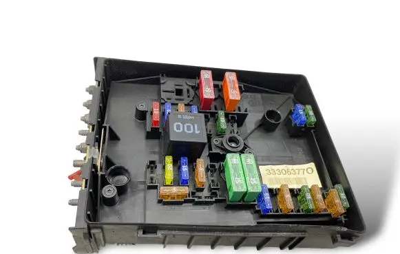 Volkswagen Golf V Fuse module 1K0937125A