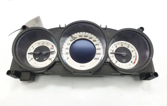 Mercedes-Benz CLS C218 X218 Speedometer (instrument cluster) A2189007403