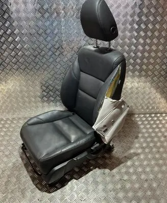 Honda HR-V Front driver seat DG21242
