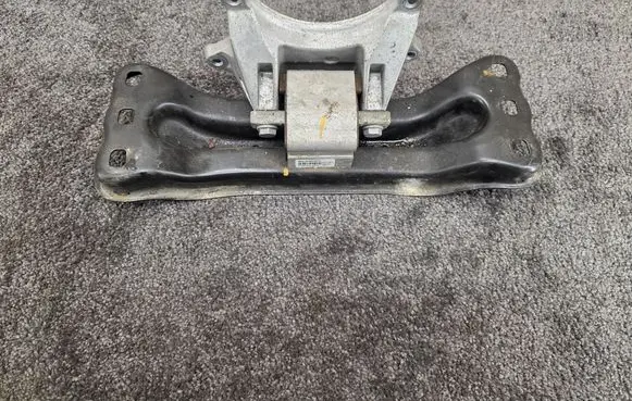 Mercedes-Benz C AMG W205 Gearbox mount A2052405700 A2052401702 A2052420300