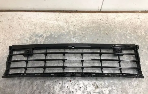 Volkswagen Golf VIII Front bumper lower grill 5H0853677HBILI 5H0853677H