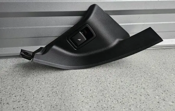 Trunk/boot trim cover