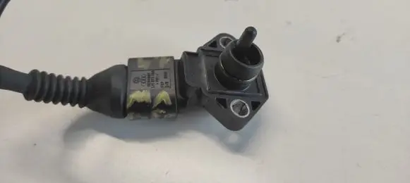 Volkswagen PASSAT B5 Air pressure sensor 0281002177 038906051 1J0973704