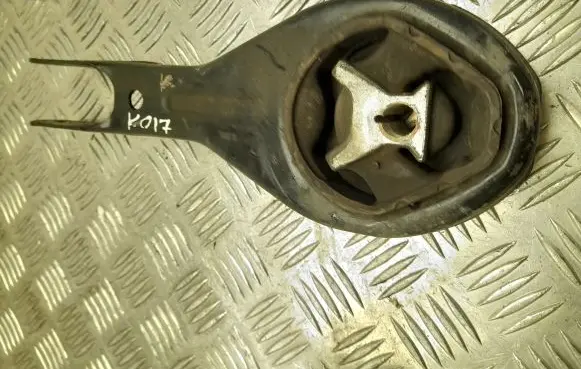 Volkswagen Polo VI Engine mount bracket 2Q0199851E