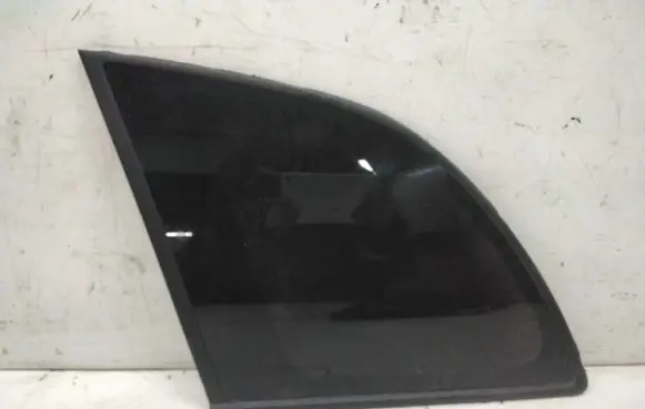 Toyota RAV 4 (XA20) Rear side window