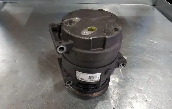 Renault Trafic II (X83) Air conditioning (A/C) compressor (pump) 7700105765