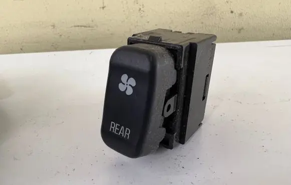 Mitsubishi Pajero Interior fan control switch 01260