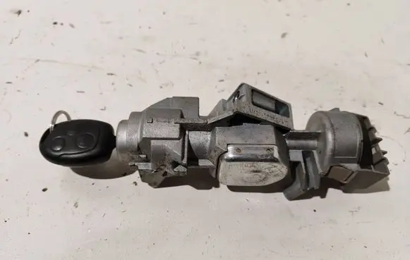 Ford Focus Ignition lock 3M513F880AC