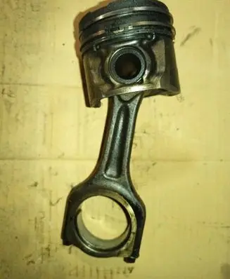 Citroen C3 Piston with connecting rod 8hz