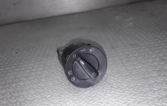 Volkswagen PASSAT B5.5 Light switch 1C0941531A