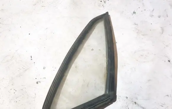Audi 80 90 B2 Rear side window 