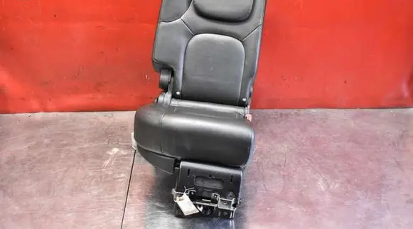 Nissan Pathfinder R51 Second row seats 
