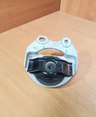 Dacia Spring Engine mount bracket 112116762R 2022061301