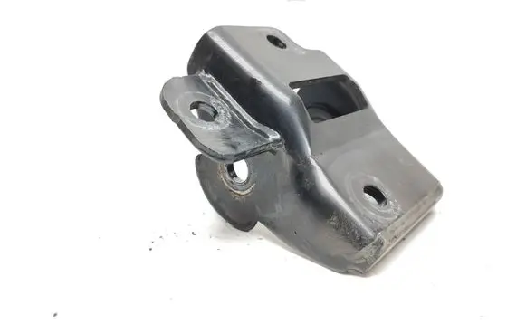KIA Sorento Engine mounting bracket