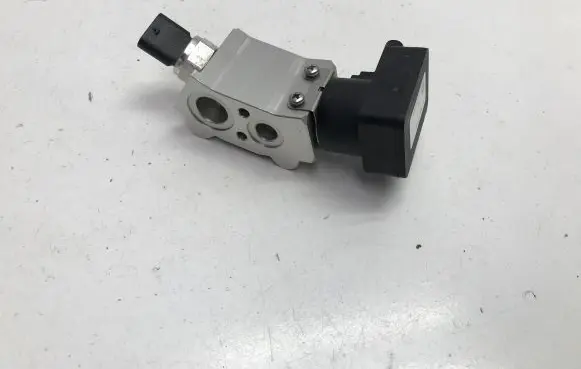 Mercedes-Benz EQC Air conditioning (A/C) expansion valve A2938302201