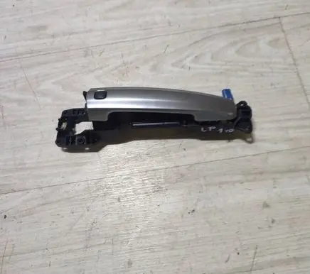 Suzuki Vitara (LY) Front door exterior handle 
