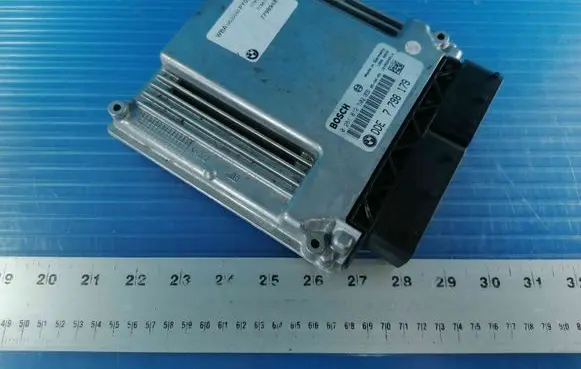 BMW 1 E81 E87 Engine control unit/module ECU 7798179 0281012502