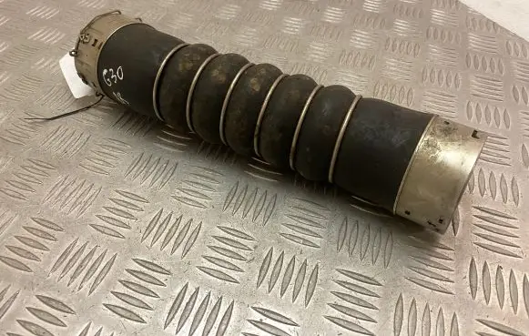 BMW 5 G30 G31 Intercooler hose/pipe LX858008001 858008001