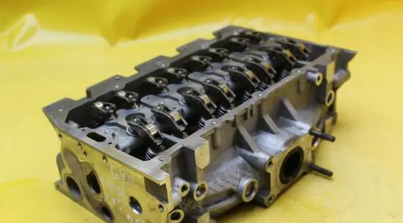 Volkswagen Golf VII Engine head 04E103404M