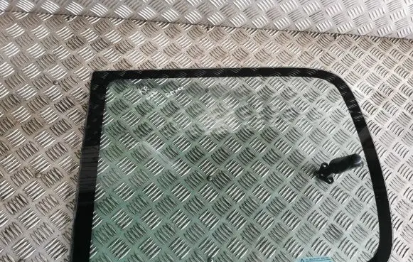 Peugeot Partner Side middle window/glass 