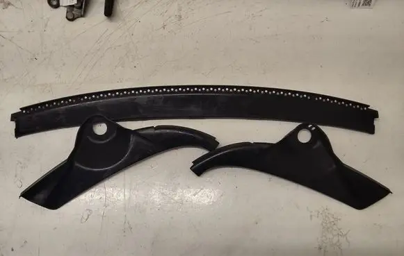 Volkswagen Sharan Wiper trim 7M0853185