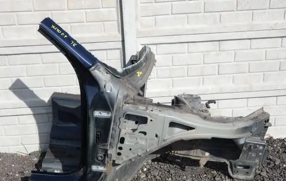 Volvo XC90 Front quarter panel 