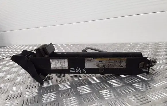 Volkswagen Tiguan Tool set 5N0011031D