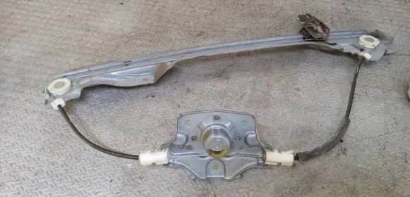 Renault Modus Rear door manual window regulator 18277ARM