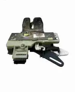 Volvo XC70 Loading door lock 3071633