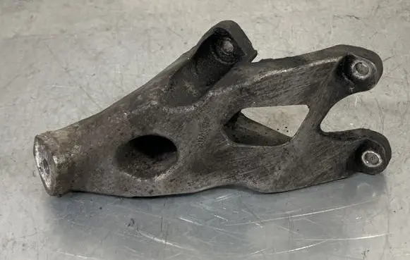 Audi A4 S4 B8 8K Engine mounting bracket
