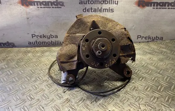 Iveco Daily 30.8 - 9 Front wheel hub