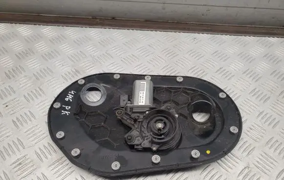 Audi Q7 4M Front door soft close latching motor 4M0837003A