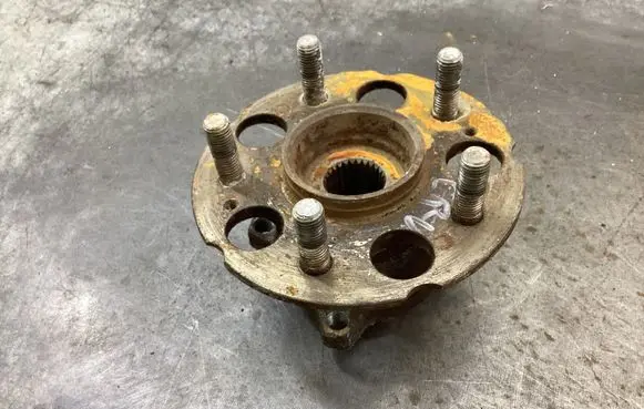 Honda CR-V Front wheel hub