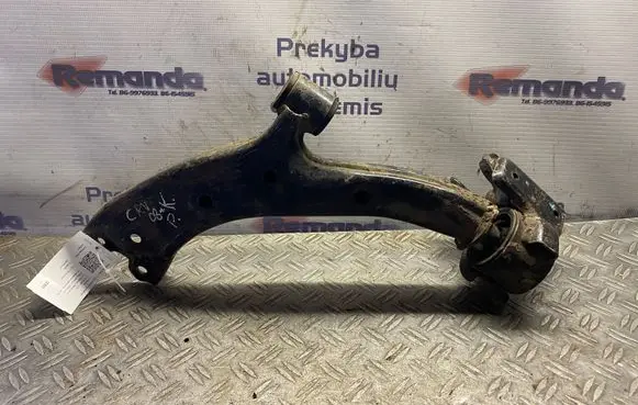 Honda CR-V Front lower control arm/wishbone