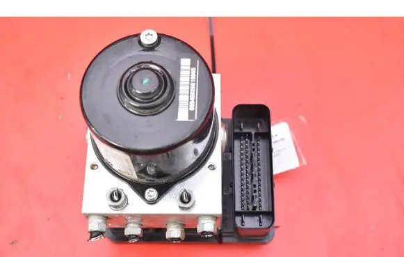 BMW X3 E83 ABS Pump 6772213-01