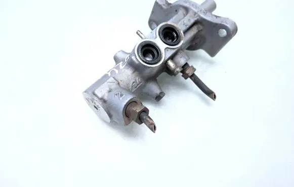 Volvo XC90 Clutch master cylinder