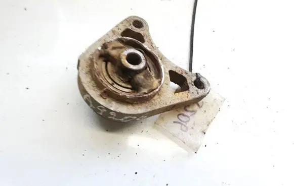 Land Rover Freelander Engine mount bracket