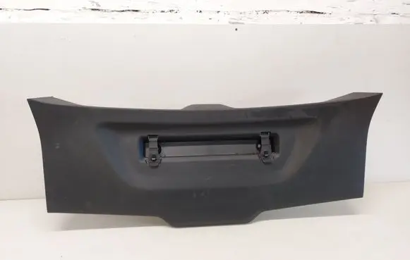 Tailgate trim