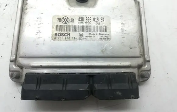 Volkswagen PASSAT B5 Engine control unit/module 038906019ER