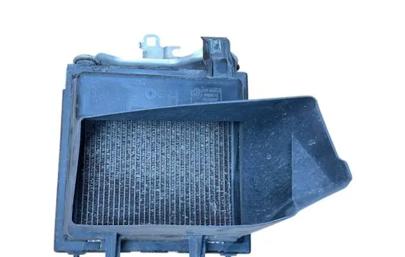 BMW 5 G30 G31 Coolant radiator 17118619383 51748059678 17118619624