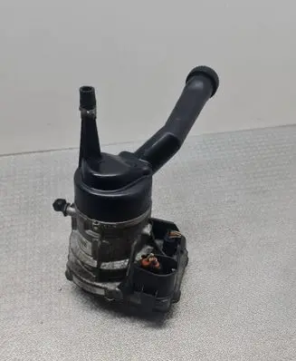 Peugeot 308 Power steering pump 9684979180 A0015321