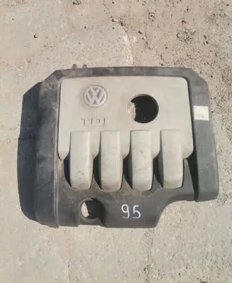Volkswagen PASSAT B6 Engine cover (trim) Sk03g103925c