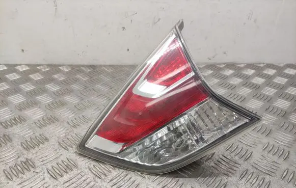 Nissan X-Trail T32 Tailgate rear/tail lights