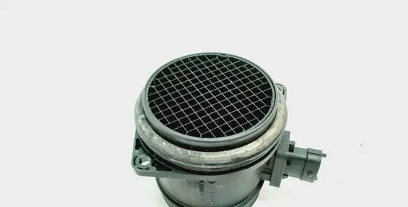 Volvo V70 Mass air flow meter 30785472