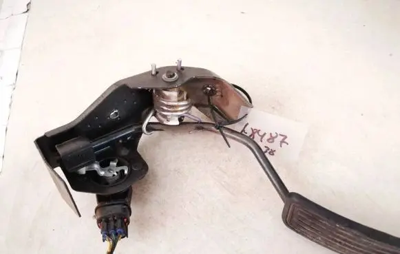 Toyota Corolla Verso AR10 Accelerator throttle pedal 8928152021 89281-52021