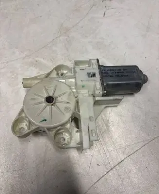 Volvo V50 Front door window regulator motor FR01600420B 992746100 101106