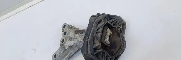Peugeot 208 Engine mount bracket 9676780580