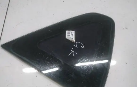 Nissan Qashqai Rear side window AS2