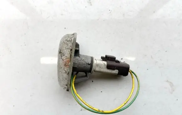 Citroen Xsara Front fender indicator light
