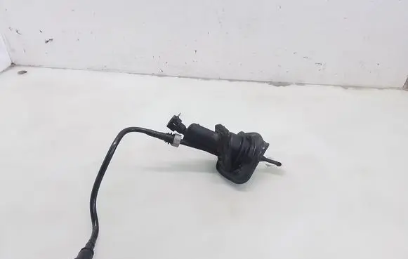 Ford Focus Clutch master cylinder 3M517A543AE